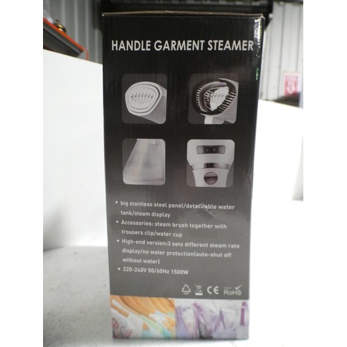 3081 - Hand-held 1500w garment steamer