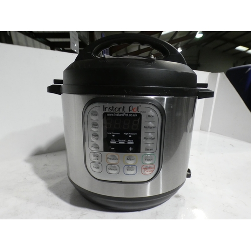 3366 - Gourmet Instant Pot Cooker (242-455) * This lot is subject to VAT