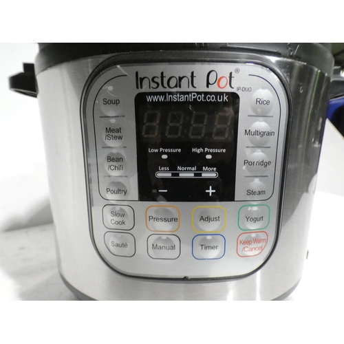 3366 - Gourmet Instant Pot Cooker (242-455) * This lot is subject to VAT