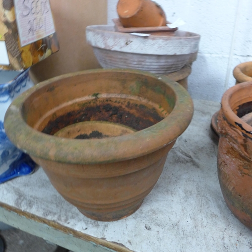 2265 - Approx. 6 terracotta planters, most 8-10