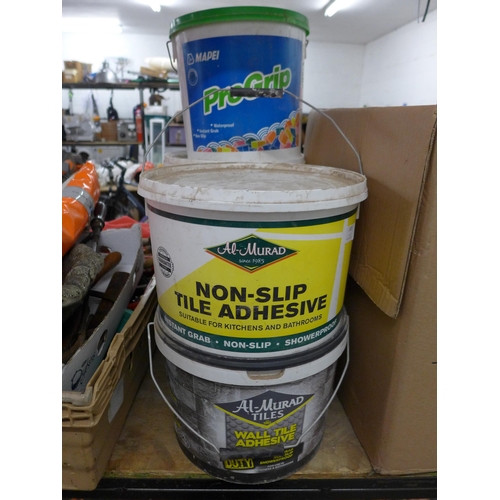 2282 - 5 part tubs of tile adhesive