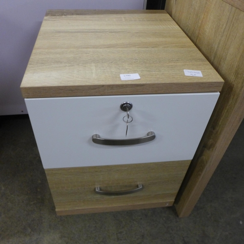 1790 - An ash and high gloss locking chest with keys