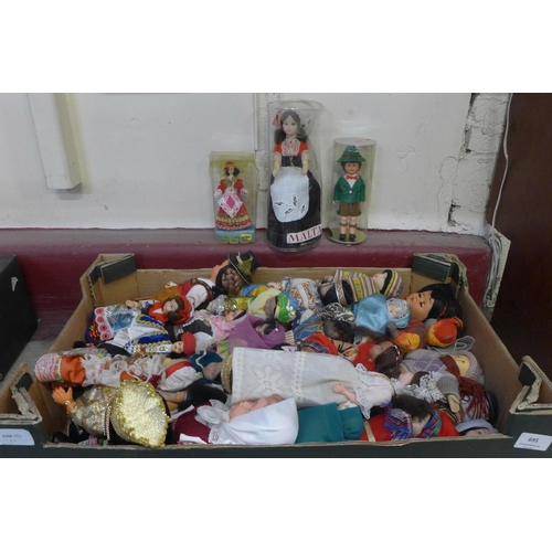 695 - A box of costume dolls