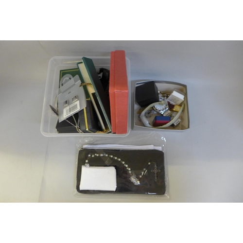 711 - A large collection of costume jewellery and wristwatches