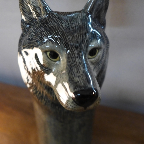 1321 - A wolf ceramic vase, H 28cms (949K24)   #