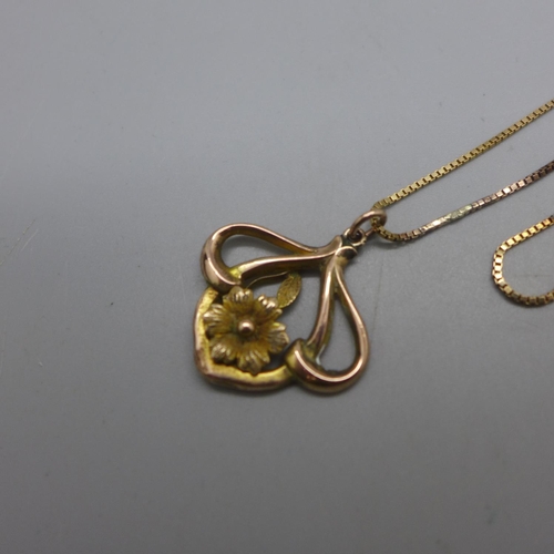 1006 - A 9ct gold Art Nouveau pendant and chain, 4.8g, chain 39cm and a/f, repaired