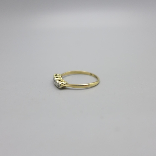 1020 - A vintage 18ct gold and five stone diamond ring, 1.8g, M