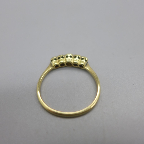 1020 - A vintage 18ct gold and five stone diamond ring, 1.8g, M