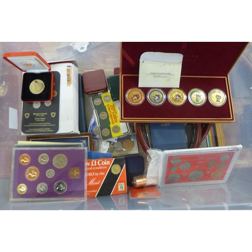 735 - A large lot of Great Britain and World coins, including proof and brilliant uncirculated, a Beijing ... 