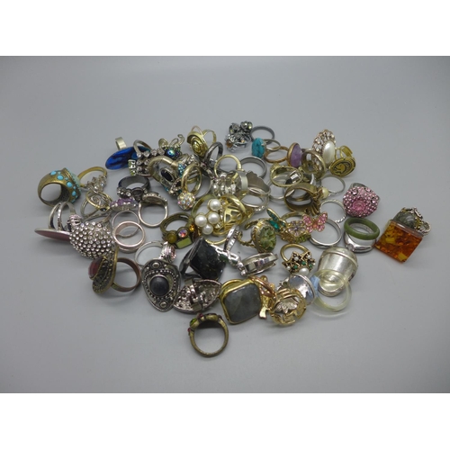 909 - Sixty-eight costume rings