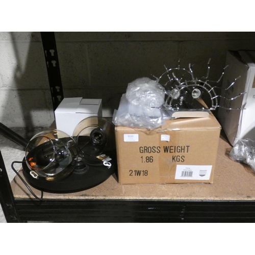 3122 - A small quantity of misc. lighting * this lot is subject to VAT