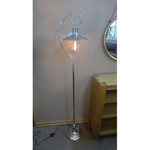 1416 - An Edison bulb hook floor lamp in silver, H 157cms (2432460)   #