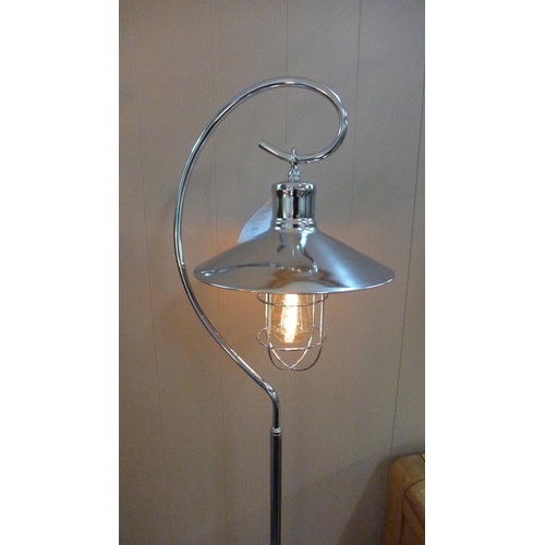 1416 - An Edison bulb hook floor lamp in silver, H 157cms (2432460)   #