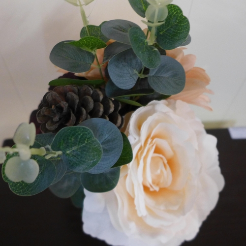 1481 - A mixed rose and pine cone arrangement in a gold coloured glass pot (55254206)   #