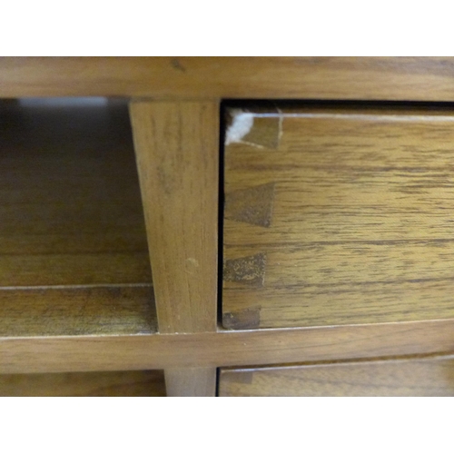 1316 - A Welbeck campaign desk/bureau (minor chip to drawer)