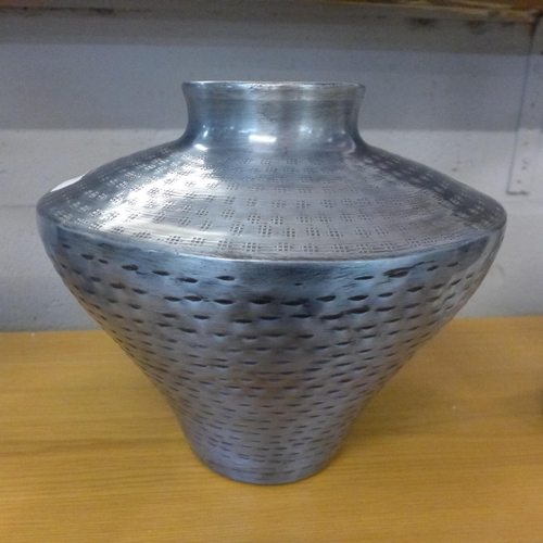 1360 - An aluminium pewter coloured Rampur vase, H 28cms (505941340583924)   #