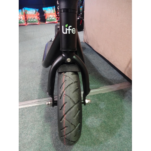 3038 - Li-fe 350 Air electric scooter with charging lead