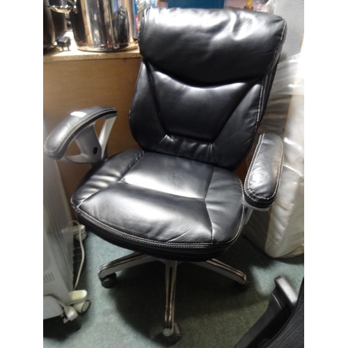 3044 - Bonded Leather Student Chair (243-245) * This lot is subject to VAT