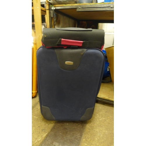 2105 - Approx. 6 suitcases - various sizes