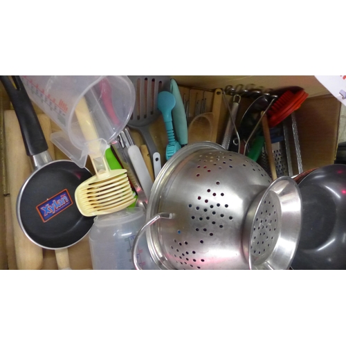 2164 - Assorted kitchen utensils, 5 pans & colander