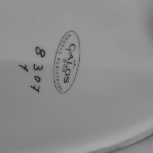 618 - A modern Spanish Galos figure of a couple, 27.5cm