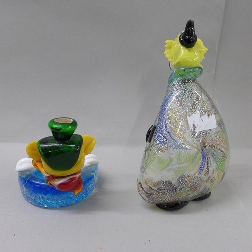 737 - Two pieces of Murano glass, ashtray a/f