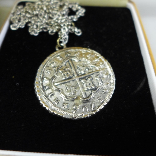 763 - Costume jewellery