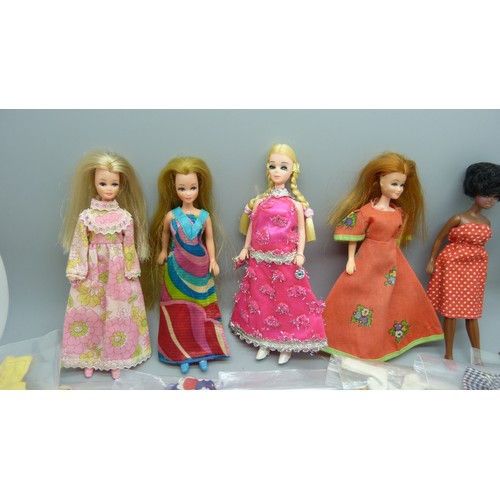 769 - Pippa Dolls:- Princess Pippa with ankle length hair, Britt, Mandy, Tammie and Dinah (Dawn model) wit... 