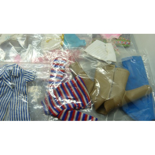 769 - Pippa Dolls:- Princess Pippa with ankle length hair, Britt, Mandy, Tammie and Dinah (Dawn model) wit... 