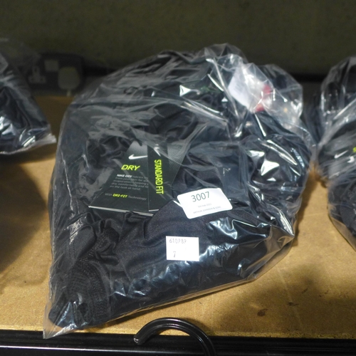 3007 - 9 Lady's Black Nike Dri-Fit tops, size L * this lot is subject to VAT