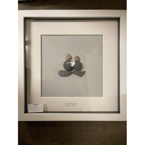 1426 - A hand-made framed pebble art picture 