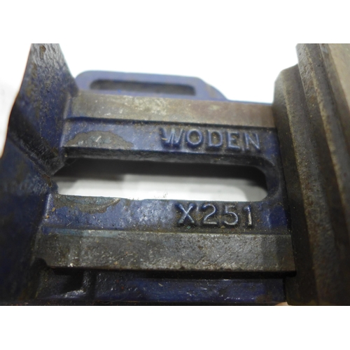 2006 - Woden X251 engineer's vice