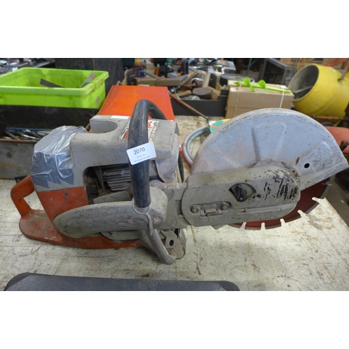 2070 - Sachs-Dolmar petrol stonecutting saw - W