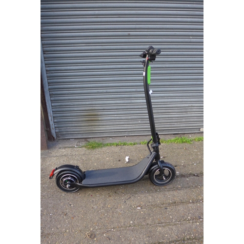 2095 - Life 350 Air rechargeable scooter (no charger) (original RRP £599)