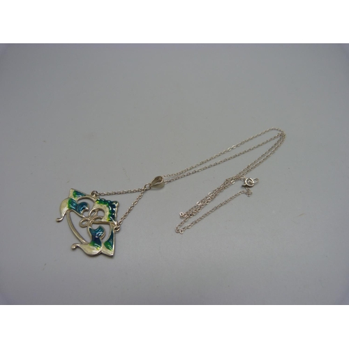 1033 - An Art Nouveau style necklet