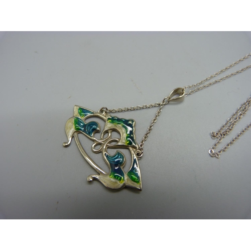 1033 - An Art Nouveau style necklet