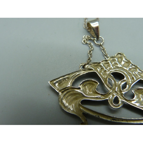 1033 - An Art Nouveau style necklet