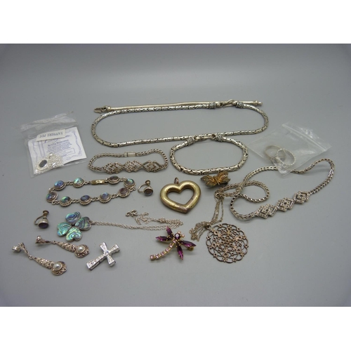 1063 - A collection of jewellery including silver