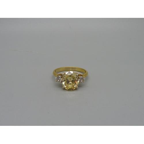 1071 - A silver gilt, yellow and white stone ring, V