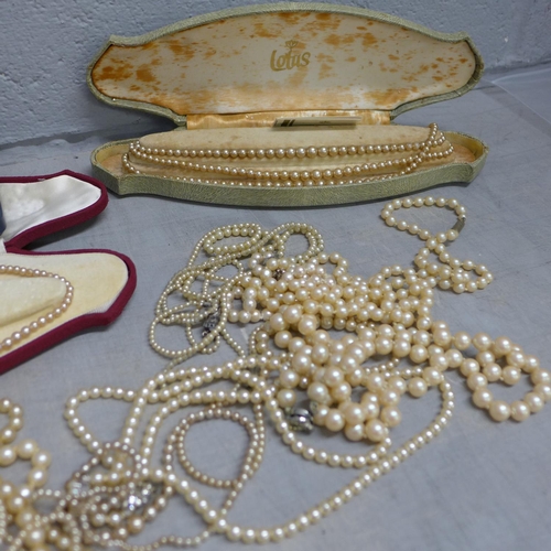 1140 - Assorted pearls including silver mounted, Lotus, some boxed