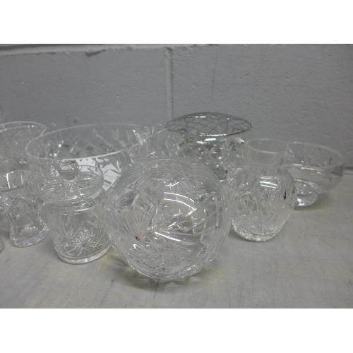 1159 - A collection of glassware including bowls, glasses and vases **PLEASE NOTE THIS LOT IS NOT ELIGIBLE ... 