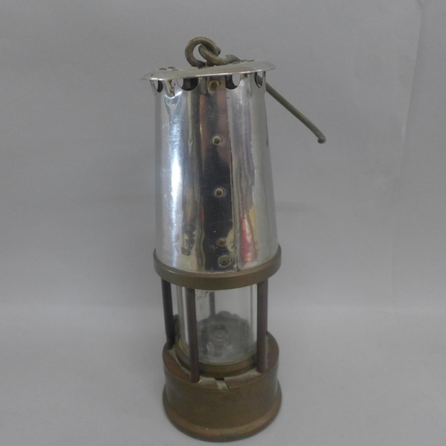 603 - An Eccles GR6S miner's lamp