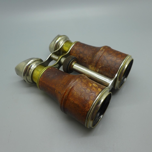 621 - A pair of 19th Century field glasses