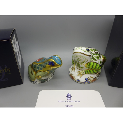 650 - Two Royal Crown Derby paperweights - Toad, one of a limited edition of 3500, certificate included, a... 