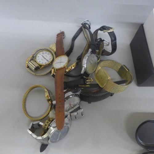 694 - A collection of lady's and gentlemen's wristwatches including Rotary, Seiko, some boxed