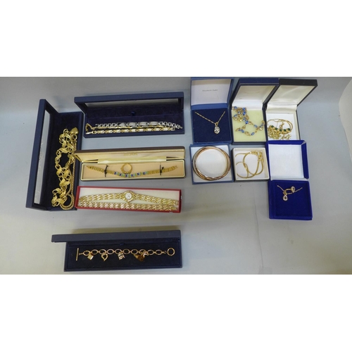 696 - A collection of costume jewellery, boxed