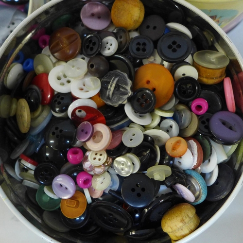 726 - Three tins of vintage and modern buttons