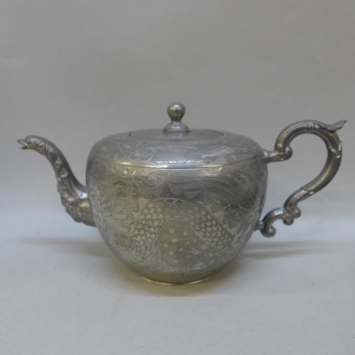 772 - A Swatow Yen Tseng Chi pewter tea service