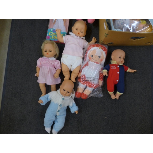 802 - Eleven vintage dolls including Cabbage Patch, Charming Diana, Baby Sharon and Crawling Donna, one ha... 