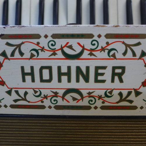 841 - A Hohner Student 1 accordion, keys a/f